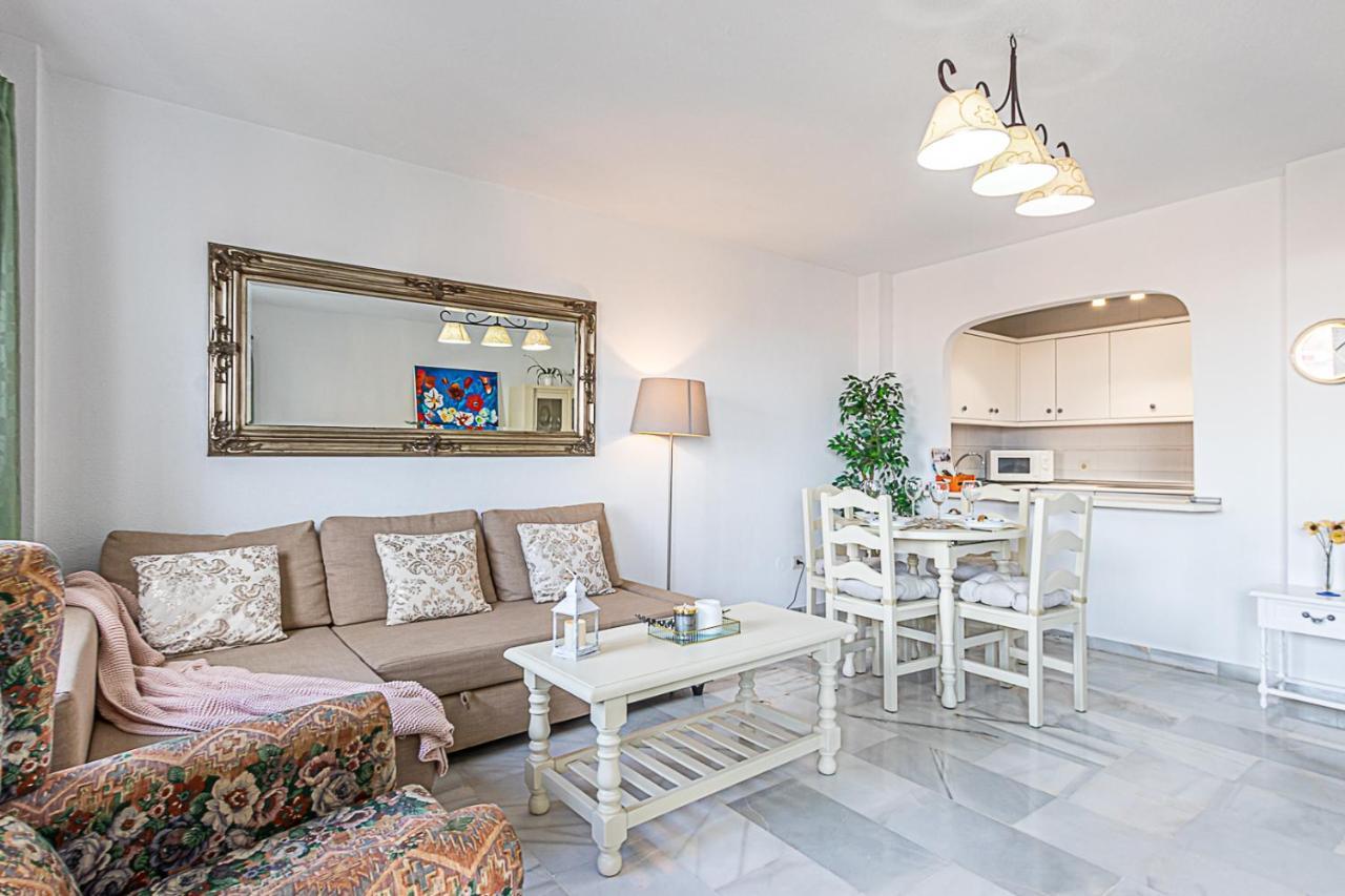 בנאלמדנה 797 Holiday Rentals - Amplio Piso Para 4 En El Centro De Arroyo De La Miel מראה חיצוני תמונה