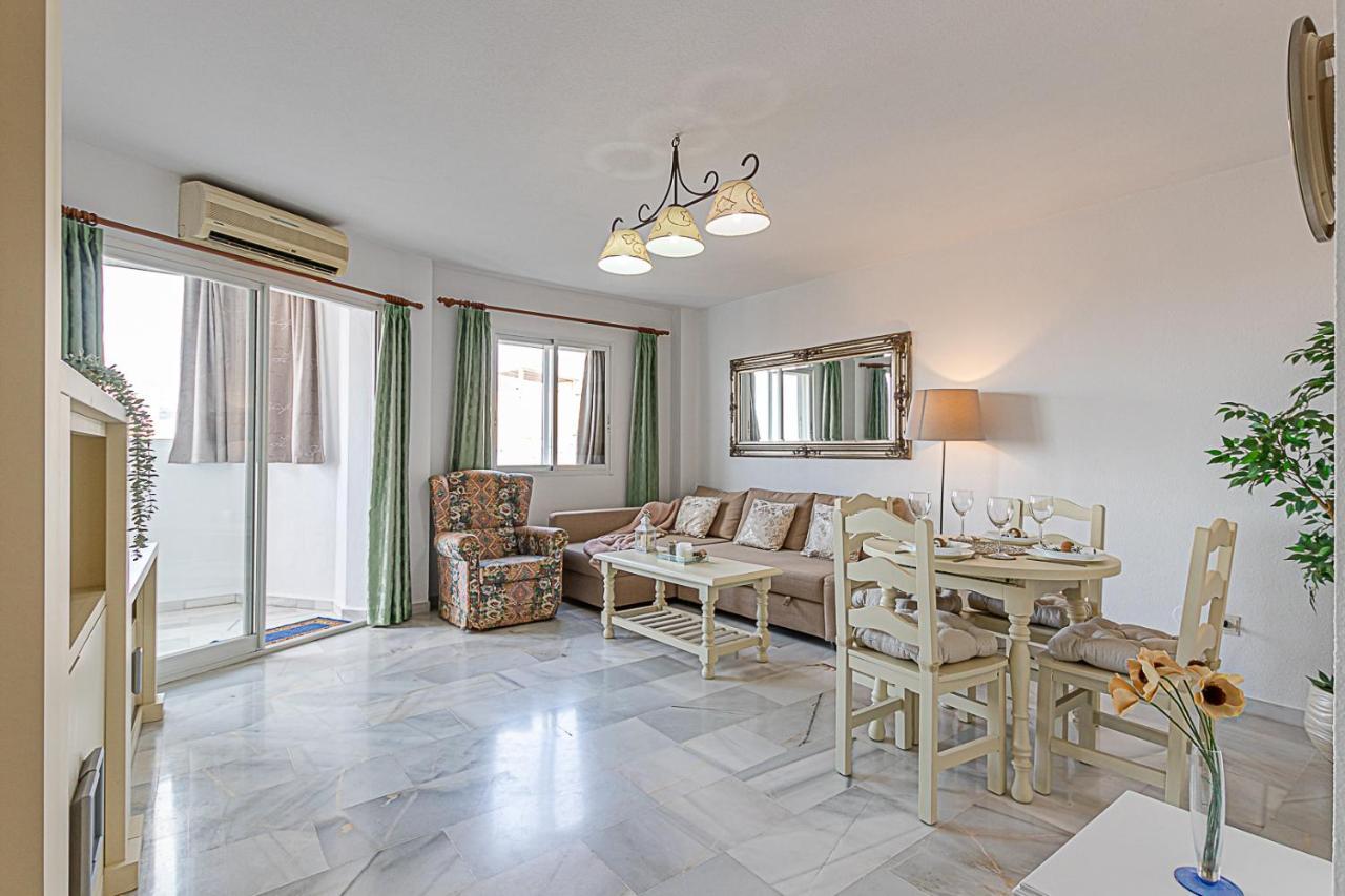 בנאלמדנה 797 Holiday Rentals - Amplio Piso Para 4 En El Centro De Arroyo De La Miel מראה חיצוני תמונה