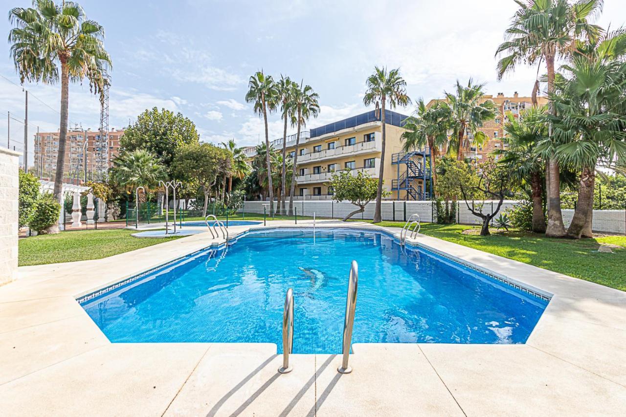 בנאלמדנה 797 Holiday Rentals - Amplio Piso Para 4 En El Centro De Arroyo De La Miel מראה חיצוני תמונה