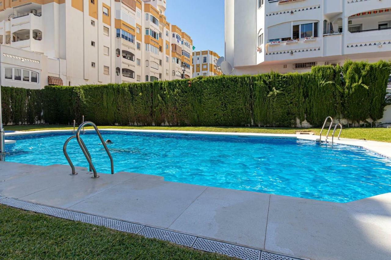 בנאלמדנה 797 Holiday Rentals - Amplio Piso Para 4 En El Centro De Arroyo De La Miel מראה חיצוני תמונה